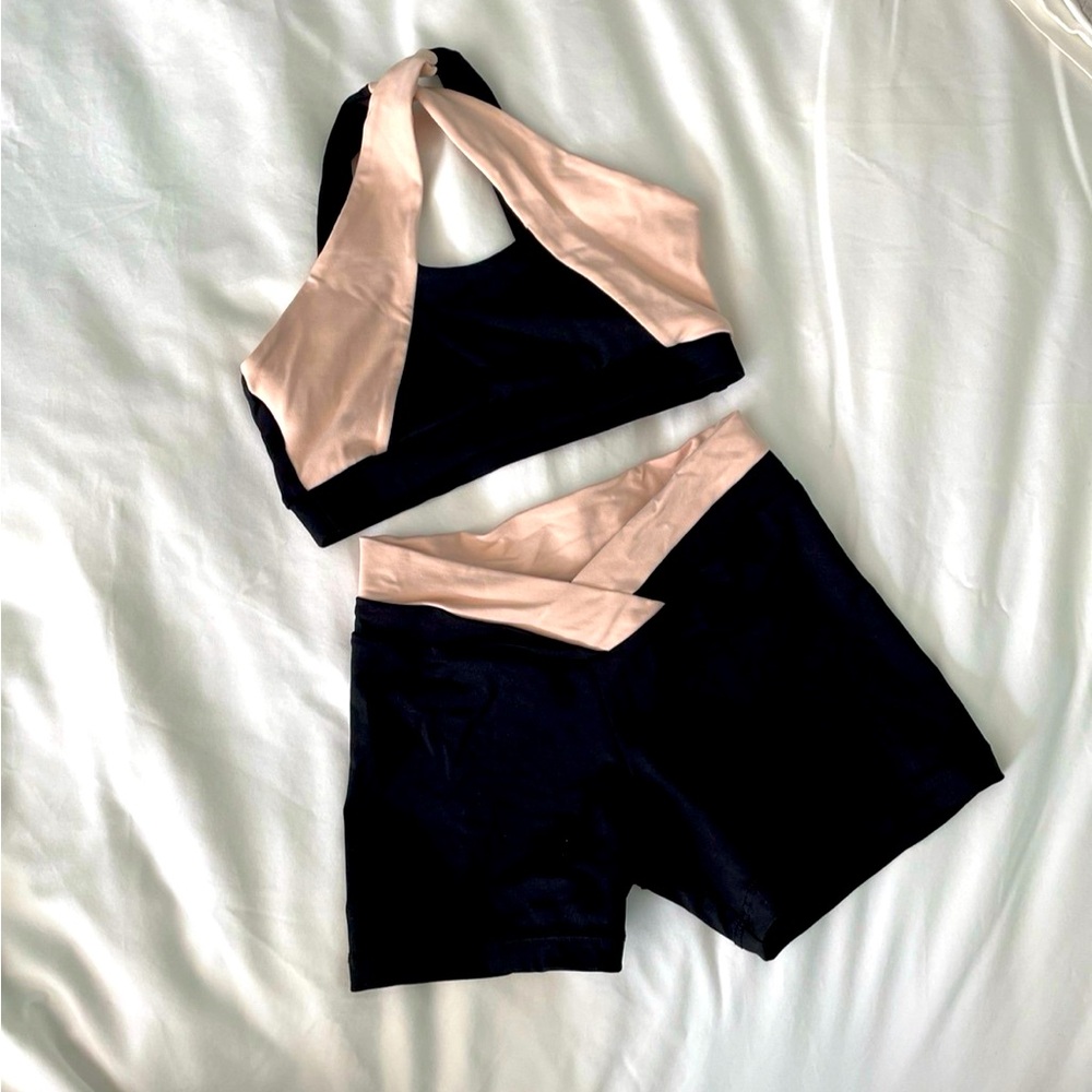 Girls Top/Bottom Matching Dance/Athletic Set Black and Pink size M1 dance outfit